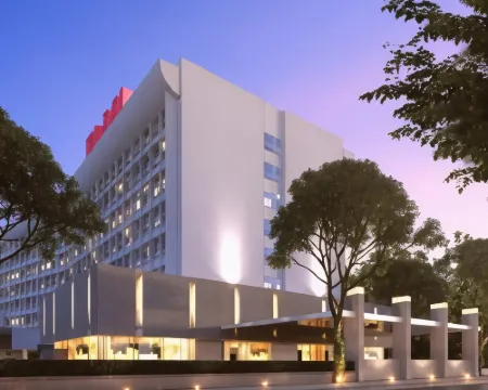 Elmi Hotel Hotels in Genteng