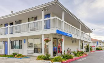 Motel 6 Medford, or - North
