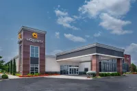 La Quinta Inn & Suites by Wyndham Joplin Hotels near Kum & Go