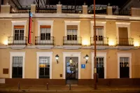 Noches en Triana Hotels in Triana