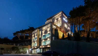 Taean (Anmyeondo) Indigo Nine Pool Villa Отели рядом с достопримечательностью «Kkotji Beach»