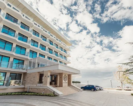 Na Luchezarnyoi Apart Hotel