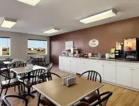 Super 8 by Wyndham Meadow Lake