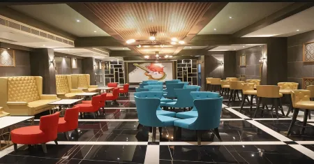 Shikin Hotels Pvt Ltd Отели в г. Тхане