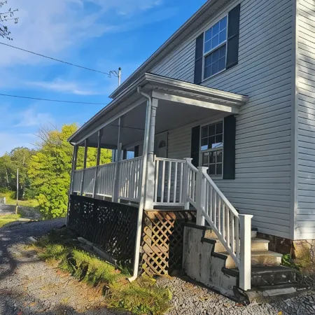 Cottontail Farmhouse HMT Trails