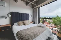 Epic Suite 302 Deluxe Airport