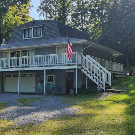Lovely 3Br/2BA Lakehouse Retreat in Gated Dubois, PA—Near Beach, Woods & Privacy