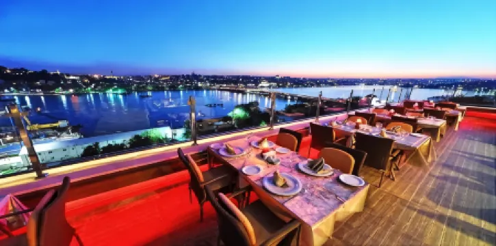 Istanbul Golden City Hotel Отели рядом с достопримечательностью «Галатская башня»