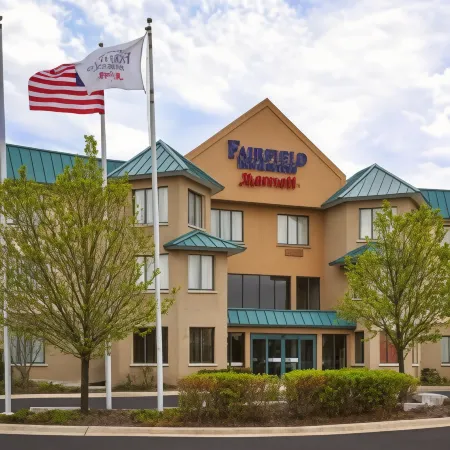 Fairfield Inn & Suites Chicago Lombard Отели в г. Аддисон
