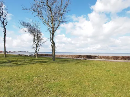 "Elevus" - 10m from the Sea Отели в г. Bogense