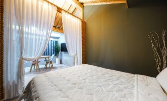 Gyeongju Old Road Pension (Emotional Accommodation, Near Hwangridan-Gil, Ample Parking)