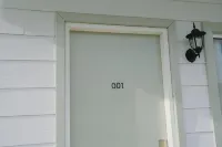 White Roses Cottage - parking
