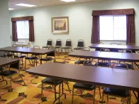 Days Inn & Suites by Wyndham Columbus NE Hotels in Platte County