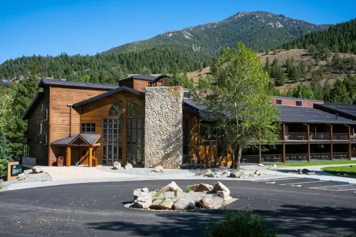 Rock Creek Resort - 3-Star