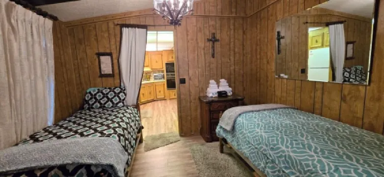 1970's Themed 2600 Feet from the River