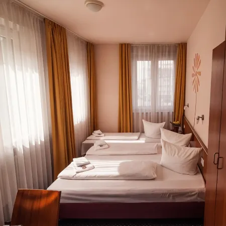 Hotel Residenz Duesseldorf Отели рядом с достопримечательностью «Музей Гете»