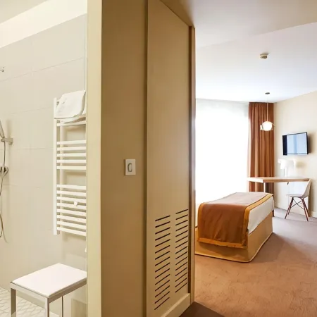 Golden Tulip Avignon le Paradou Hotele w: Awinion