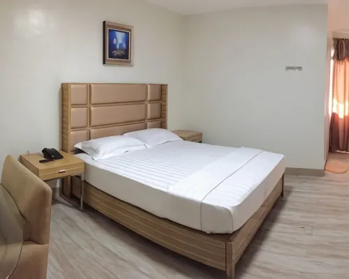 โรงแรมมีโค รอยัล - ตี่ไต โรงแรมในริซัล