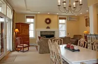 Beautiful Condominium at Castle Hill Resort, 10 Minutes from Okemo Ski Resort