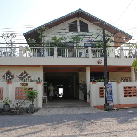 Surada Guesthouse