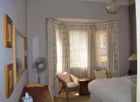Quaint family home close to Tram terminal - 3-Star