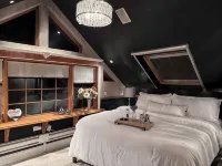 Indiana Dunes Getaway on 2 acres! Truly unique 4 Bedroom, 4 Bath home!