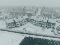 Luxurious condo in downtown Magog with wood fireplace and pool