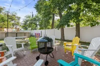 6 Br Family and Friends Retreat- Pool, Theatre, Walk to Notre Dame & Restaurants - 4-Star