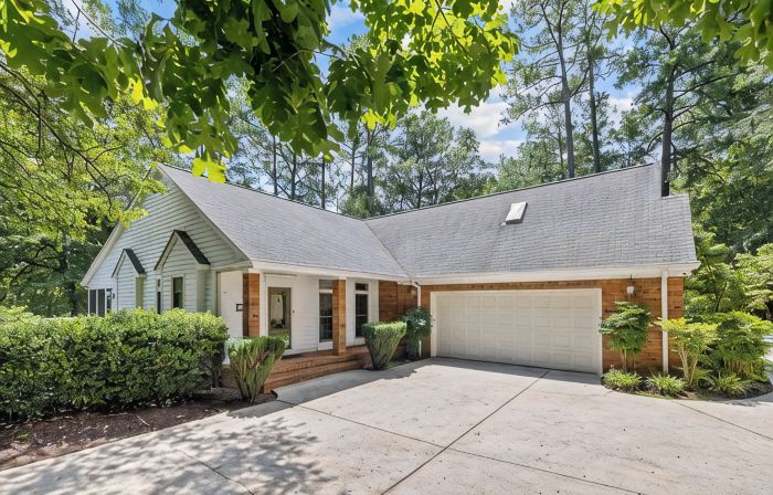 The Big Golf House- 10 miles to Clemson