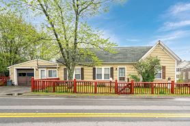 Idyllic Small-Town Stay