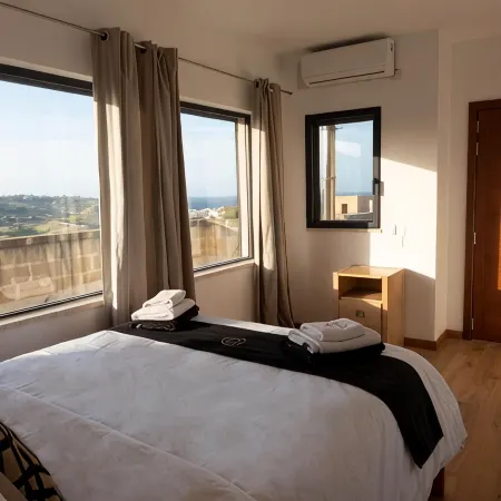 OneFifty - 4 bedrooms (sleeps 8+2 kids) Xaghra village
