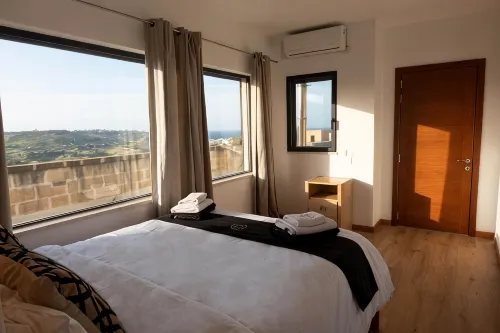 OneFifty - 4 bedrooms (sleeps 8+2 kids) Xaghra village - 4 estrellas
