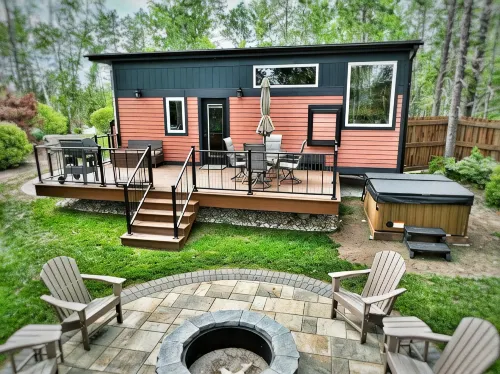 Near Pictured Rocks and trails, access to AuTrain River, has private hot tub - 무료 와이파이