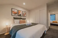 Triple Treat on Fitzgerald - Your 3-BR Getaway - วิลล่า