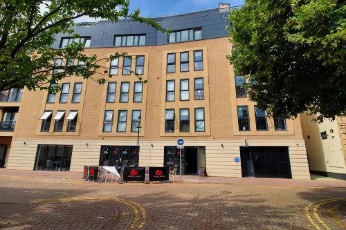 Stylish 2BR Apartment in the Heart of Cardiff Bay