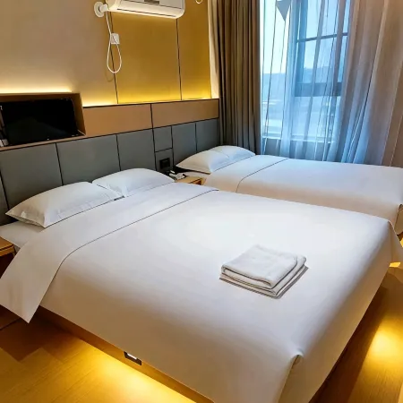 Yinyue Hotel (Wuhan Yellow Crane Tower Yangtze River Bridge)