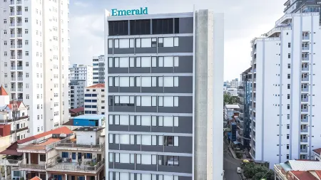 Emerald Hotel Residence