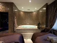 Oulton Hall Hotel, Spa & Golf Resort - Hot Tub