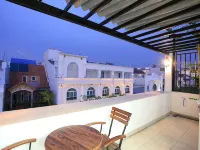 Atlas Hotel & Apartments โรงแรมใกล้Sân vận động CIS