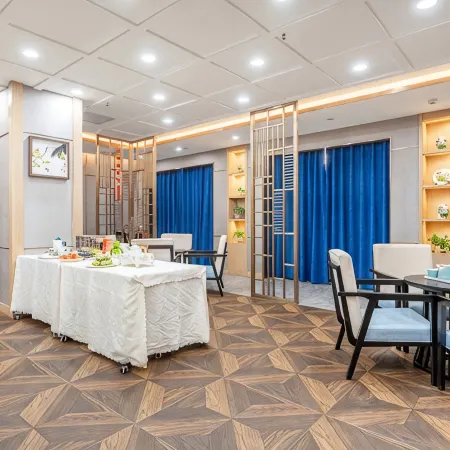 Guide Yuanbo International Hotel Отели в г. Гуйдэ