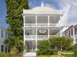 Island City House