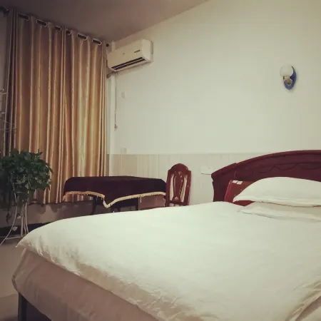 Ruihong Hotel, Luxian County