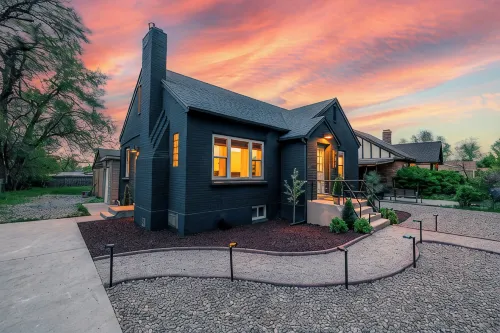 Cute Basement Apt - Walk to Shakespeare Fest, Suu, Explore Nat’l Parks