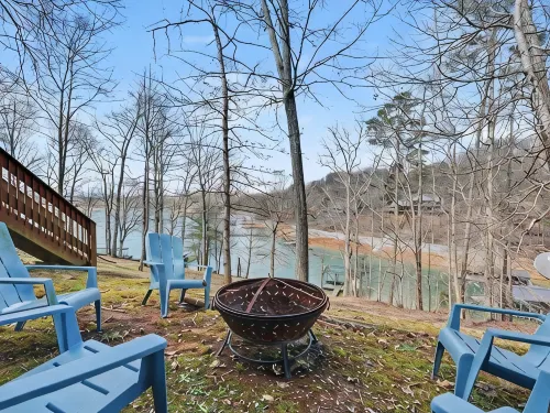 Lakefront Vacation Home, Covered Dock, Located in Big Creek - 3つ星