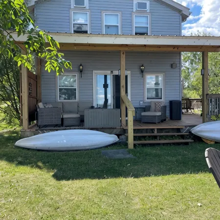 Private Lakefront! New May - June Savings. AC, Kayaks, Fishing, Pontoon Optional