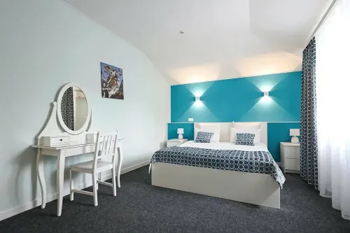 Hotel Monarkh - 3-Star