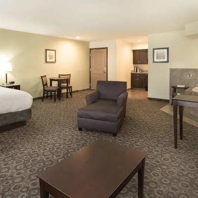 La Quinta Inn & Suites by Wyndham Las Vegas Airport South Hotels near Sunset Park Disc Golf Course