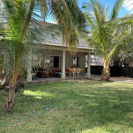 Charming 3 bedroom villa with WiFi and AC in La Gaulette Sea and mountain view