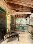 Charming Log Cabin in Lake George