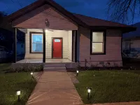 3-bedroom house in charming Waco with WiFi, AC. Start your getaway - บังกะโล